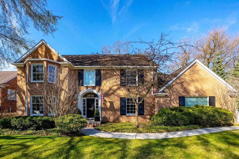 19 Elmsleigh Ln, Grosse Pointe, MI 48230 - photo 1
