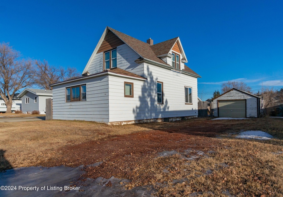 207 5th st n (3 of 23)