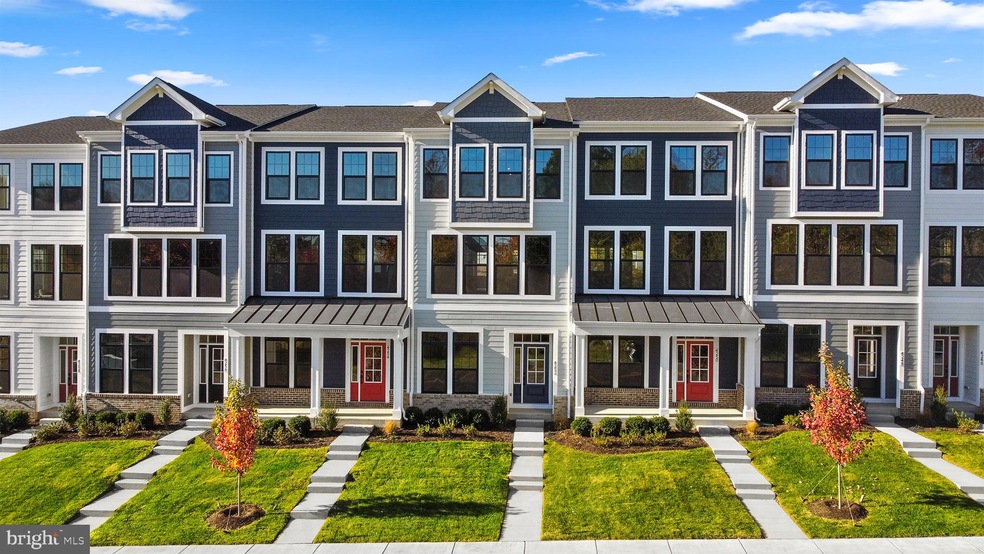 4252 Frost St, Marshall, VA 20115 - photo 1