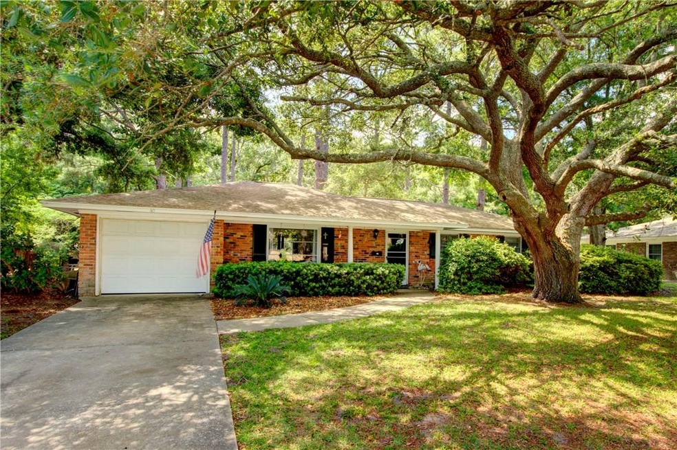 40 Lanier Street View. Beautiful Oak Tree makes th