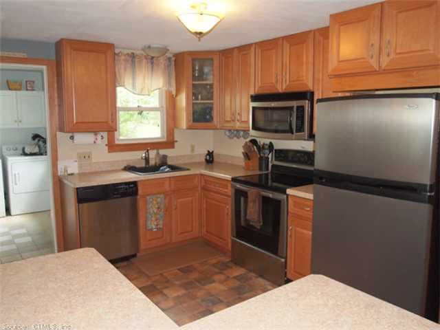 4 Snipsic View Heights, Ellington, CT 06029 - photo 1