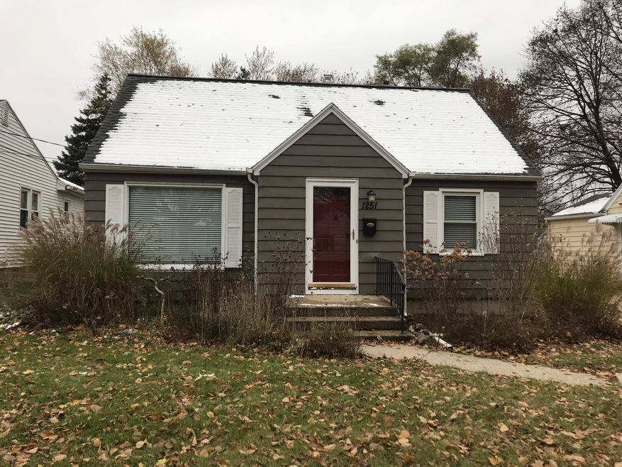 1251 Spring Ave NE, Grand Rapids, MI 49505 - photo 1