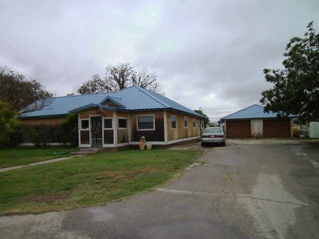 1305 Hidalgo Rd, Carlsbad, NM 88220 - photo 1