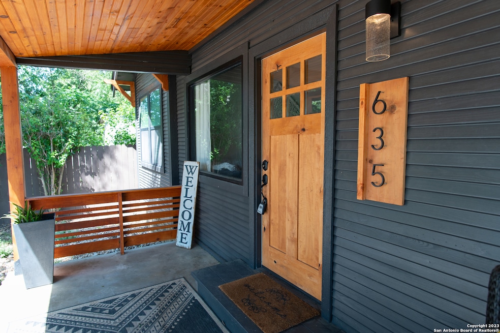 635 E Camp St, New Braunfels, TX 78130 - photo 1