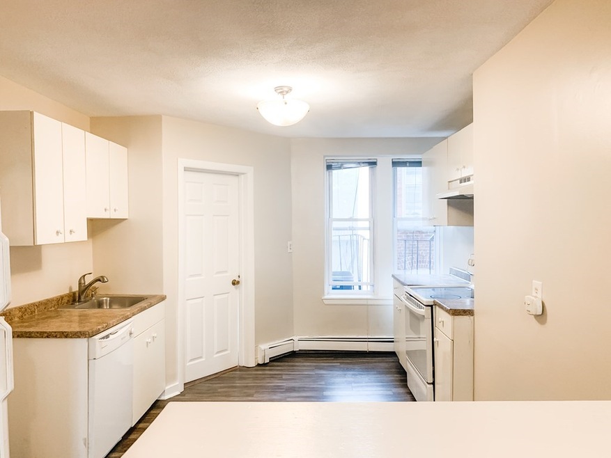 146 Salem St unit 3, Boston, MA 02113 - photo 1