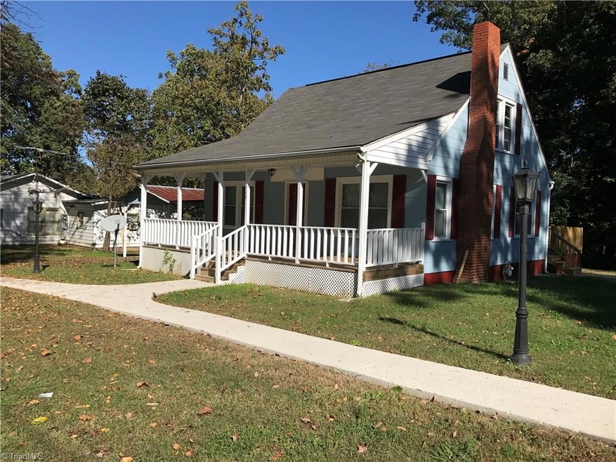 728 N Mccrary St, Asheboro, NC 27205 - photo 1