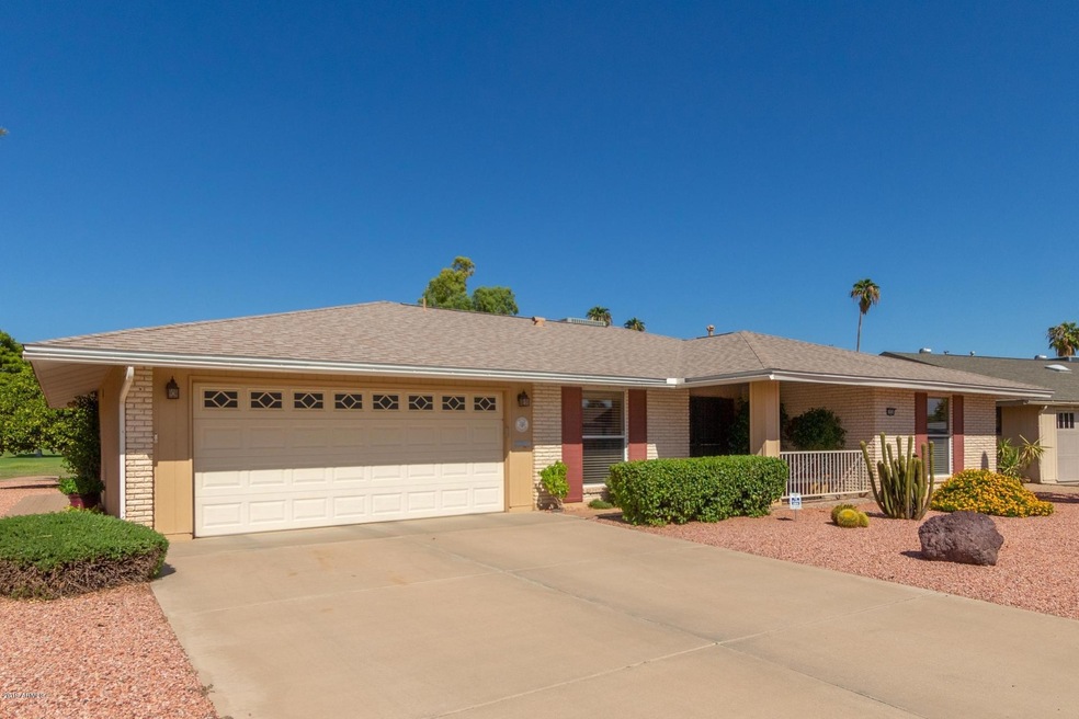 10536 W Mission Ln, Sun City, AZ 85351 - photo 1