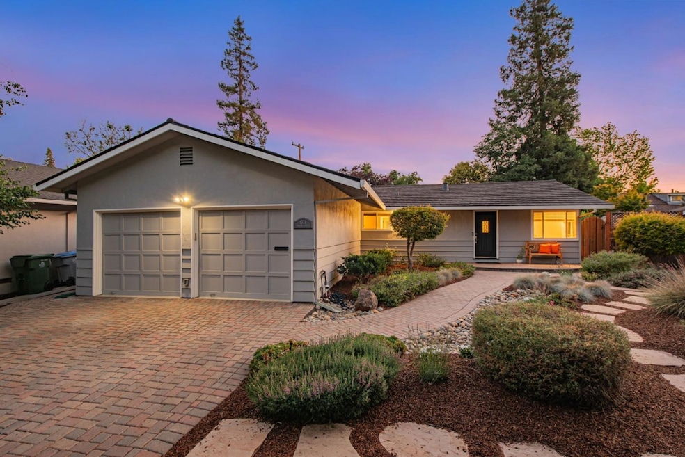 Beautiful Willow Glen home blocks to downtown.