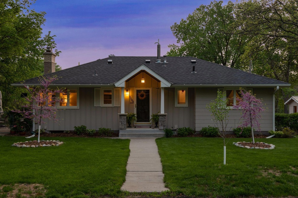 5200 Birch Rd, Minnetonka, MN 55345 - photo 1