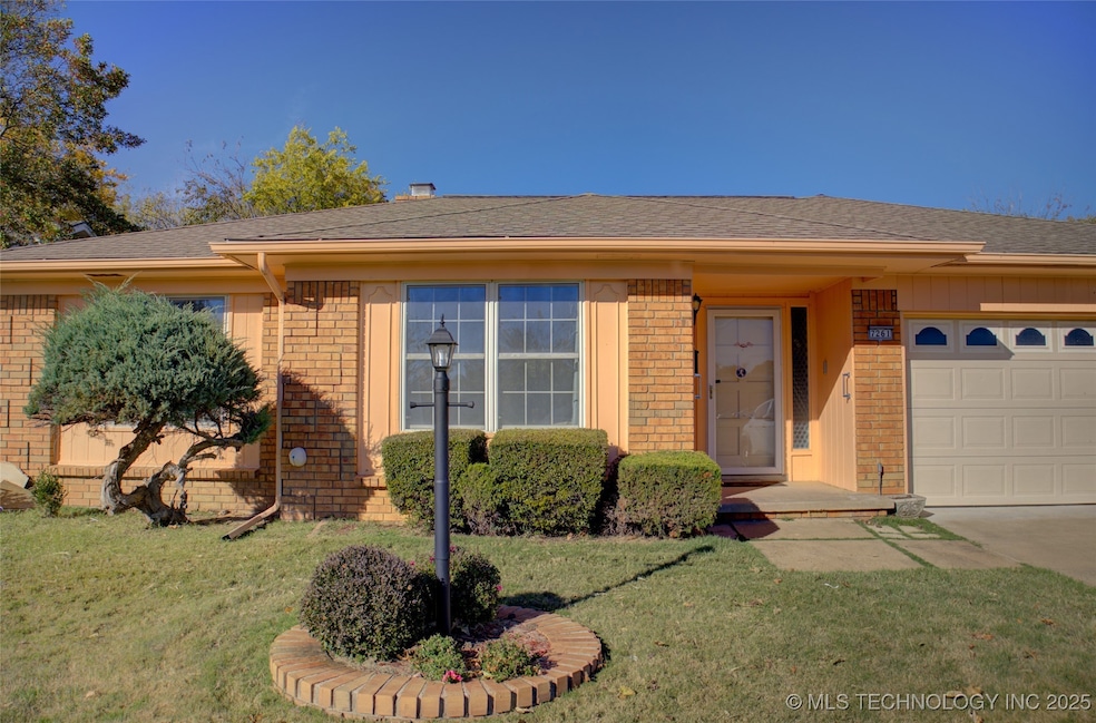 7261 E 57th St, Tulsa, OK 74145 - photo 1