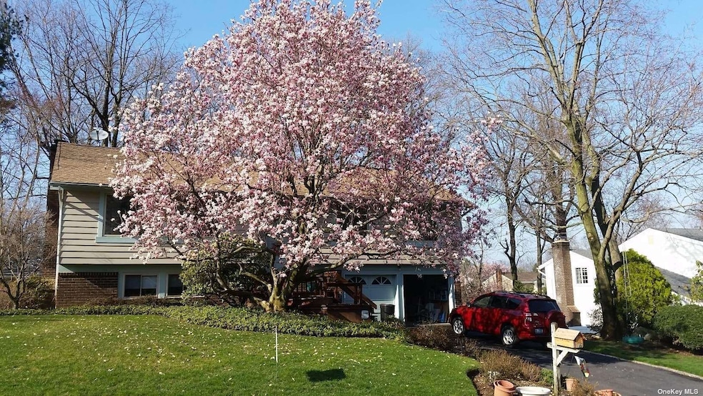 15 Hitching Post Ln, Glen Cove, NY 11542 - photo 1