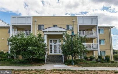 4069 S Four Mile Run Dr unit 103, Arlington, VA 22204 - photo 1