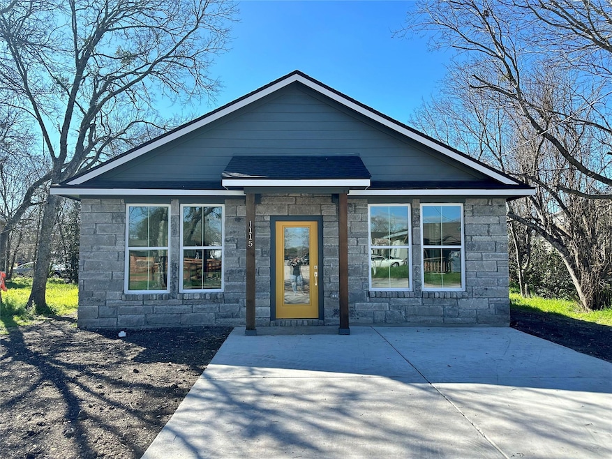 1115 Neches St, Lockhart, TX 78644 - photo 1