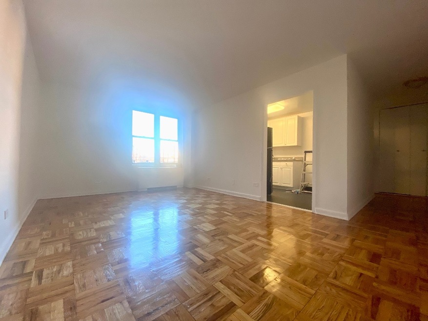 23-35 Broadway unit 5 G, Astoria, NY 11106 - photo 1