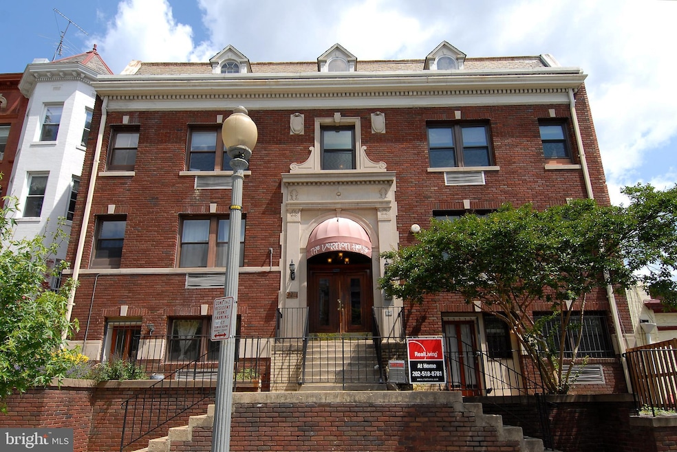 1811 Vernon St NW unit 301, Washington, DC 20009 - photo 1