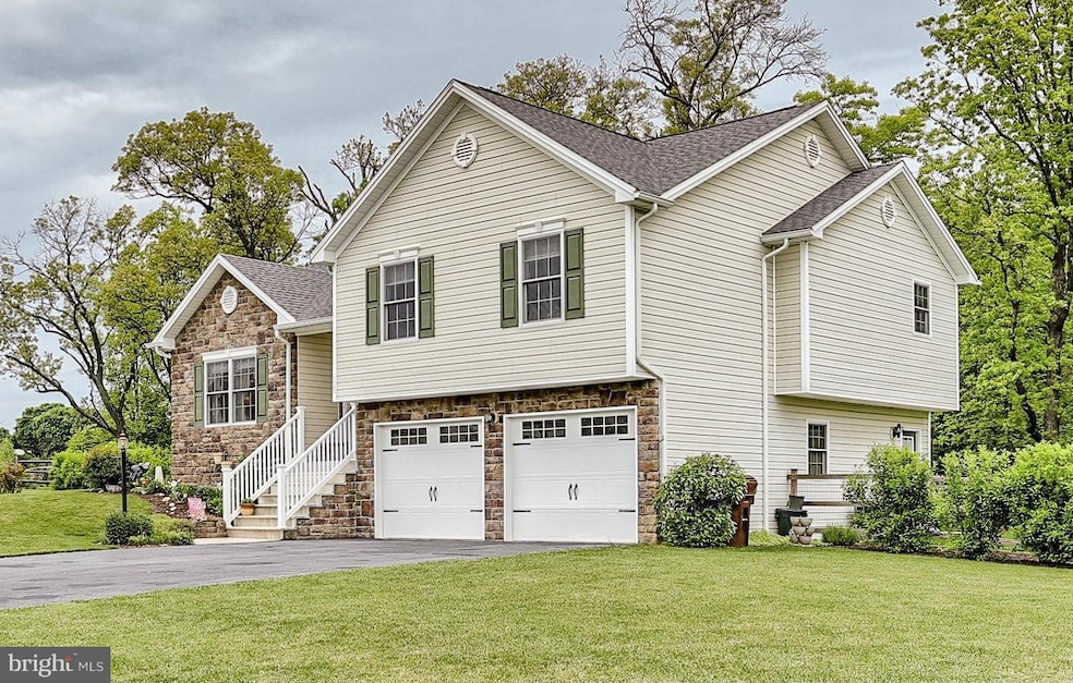 1753 Raven Dr, Chambersburg, PA 17202 - photo 1