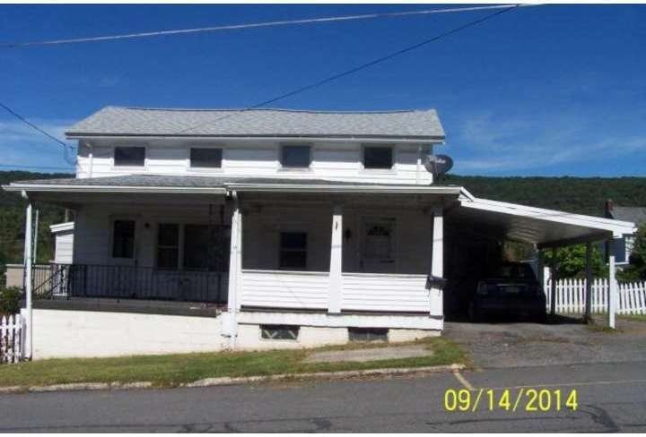 45 W Ruddle St, Coaldale, PA 18218 - photo 1