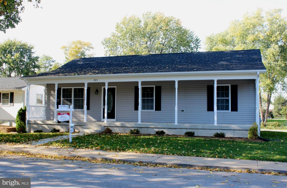321 E 3rd Ave, Ranson, WV 25438 - photo 1