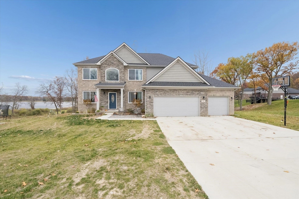 126 Parker Ln, Ortonville, MI 48462 - photo 1