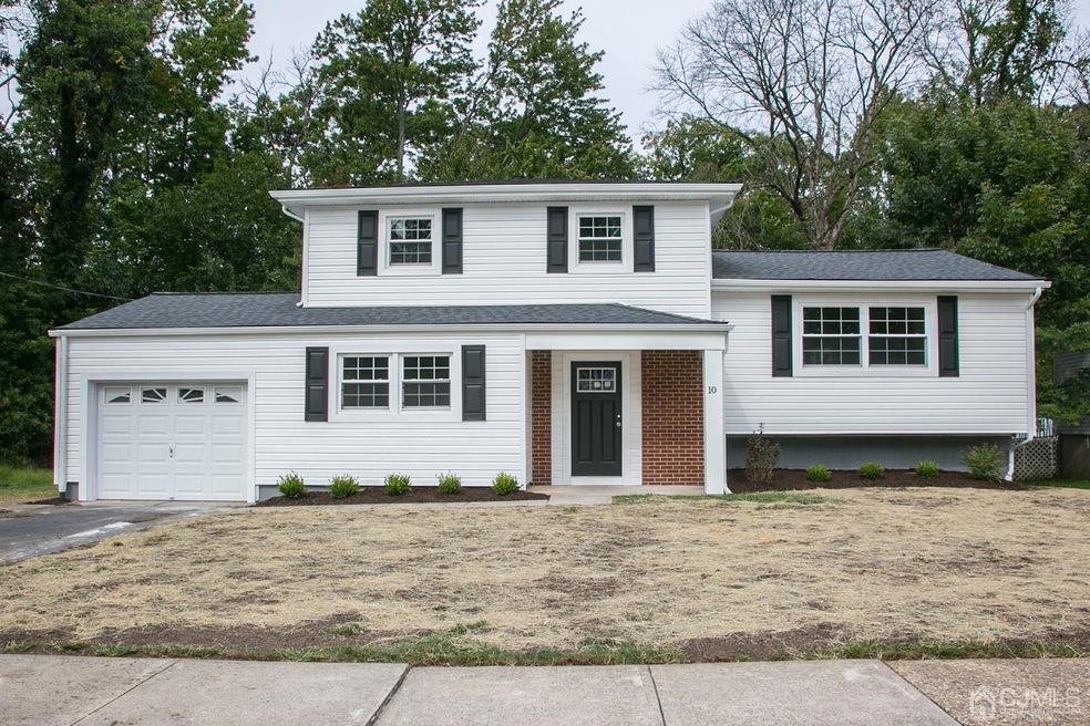 01. Front, View 1