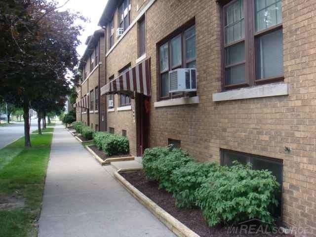 1300 Maryland St unit 11, Grosse Pointe Park, MI 48230 - photo 1