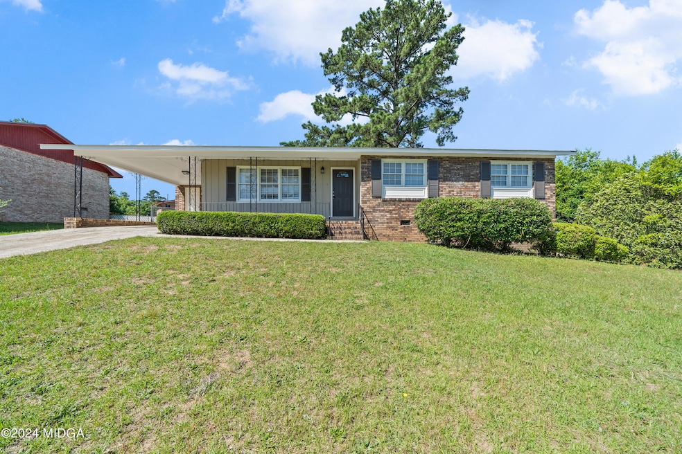 3028 Armstrong Dr-06484