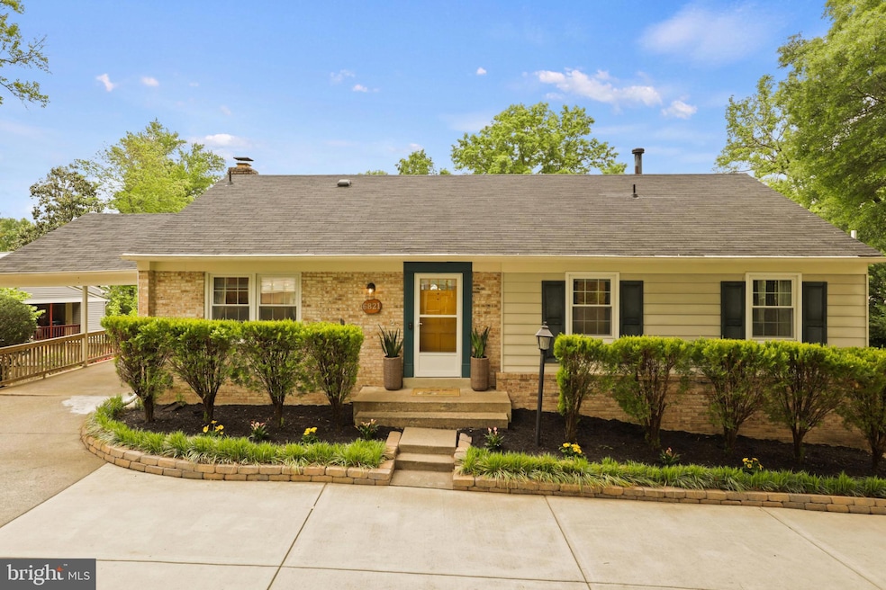 6821 Stoneybrooke Ln, Alexandria, VA 22306 - photo 1