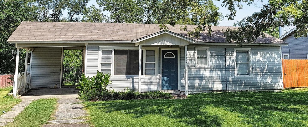 916 Hackamore St, Fort Worth, TX 76108 - photo 1