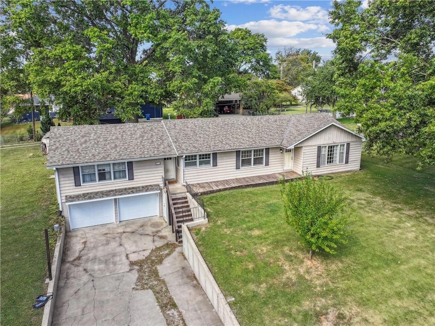 1210 S Gordon St, Concordia, MO 64020 - photo 1