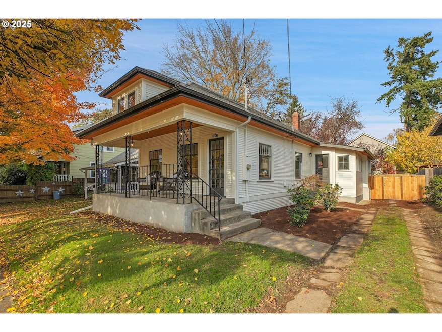 3743 SE Franklin St, Portland, OR 97202 - photo 1