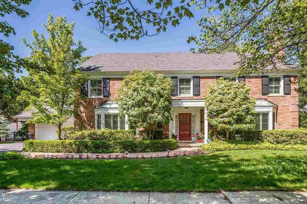 22 Waverly Ln, Grosse Pointe Farms, MI 48236 - photo 1