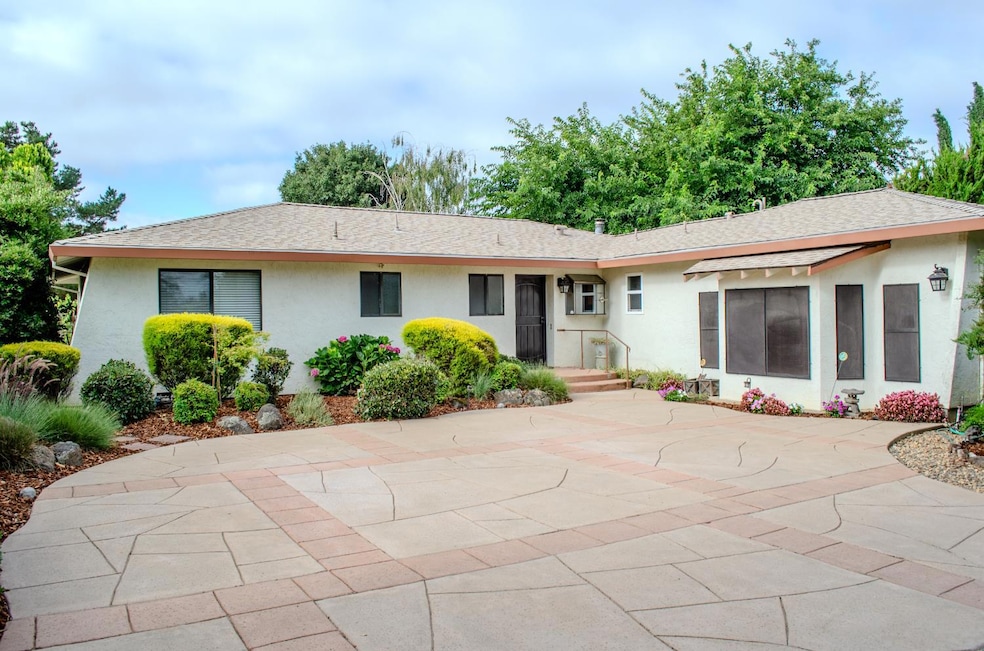 2482 E Collier Rd, Acampo, CA 95220 - photo 1