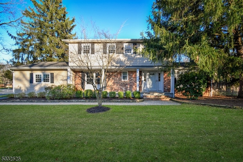 82 Woodcrest Dr, New Providence, NJ 07974 - photo 1