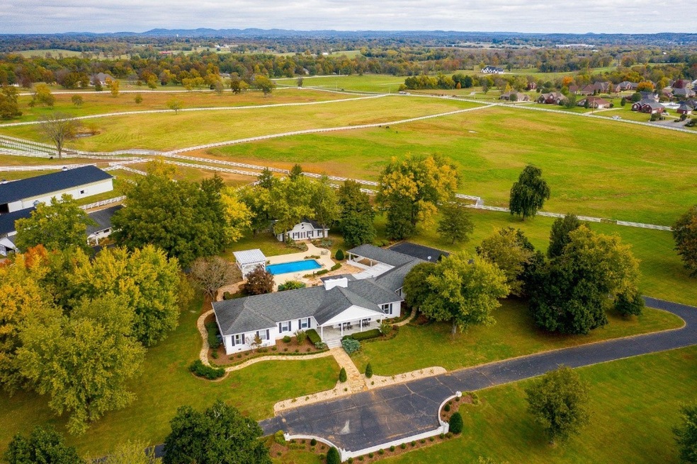 1220 Union St, Shelbyville, TN 37160 - photo 1