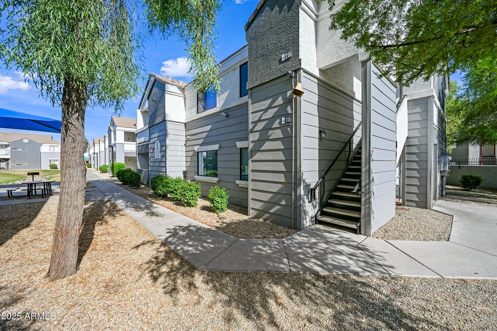 3065 N 67th Ave unit 215, Phoenix, AZ 85033 - photo 1