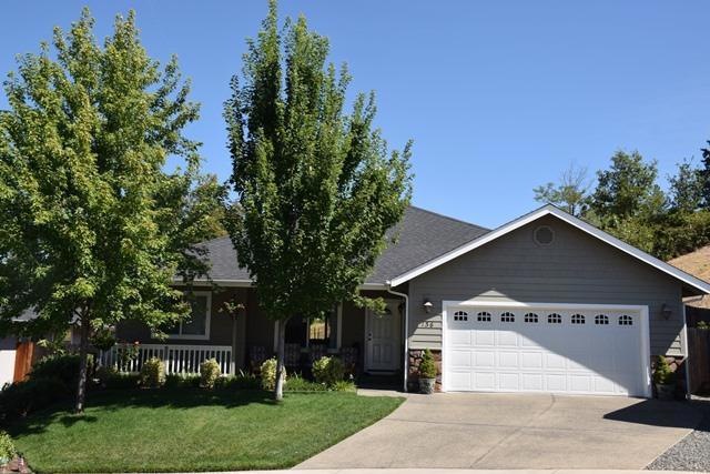 136 Aztec Ct, Grants Pass, OR 97527 - photo 1