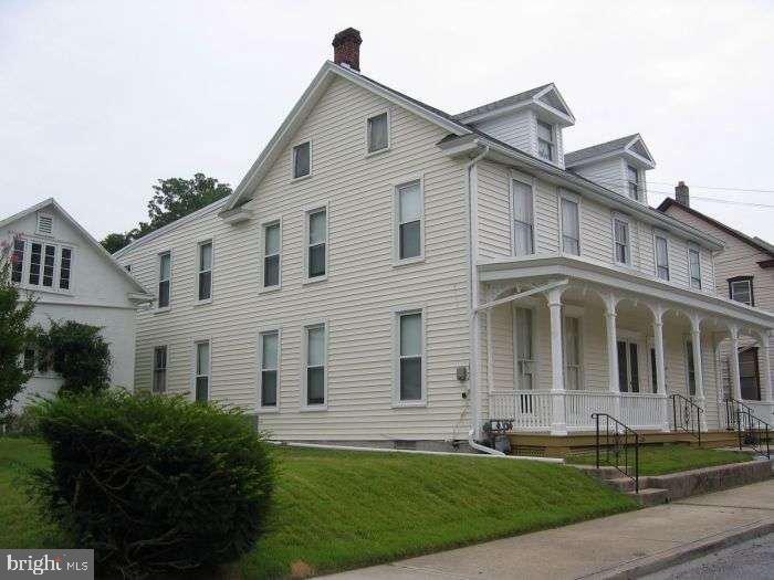 19 E North St, Waynesboro, PA 17268 - photo 1