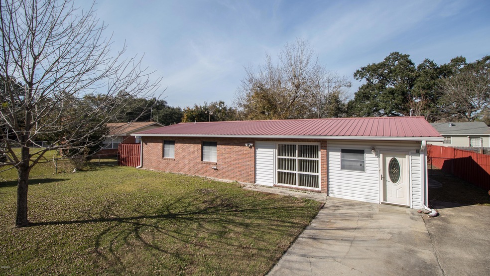 703 East Old Pass Road-121