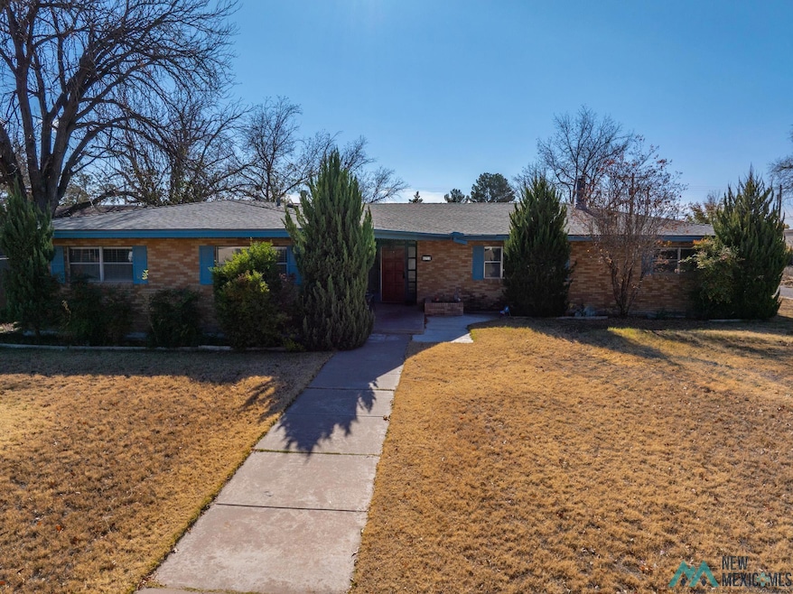 606 Rosemary Ln, Roswell, NM 88201 - photo 1