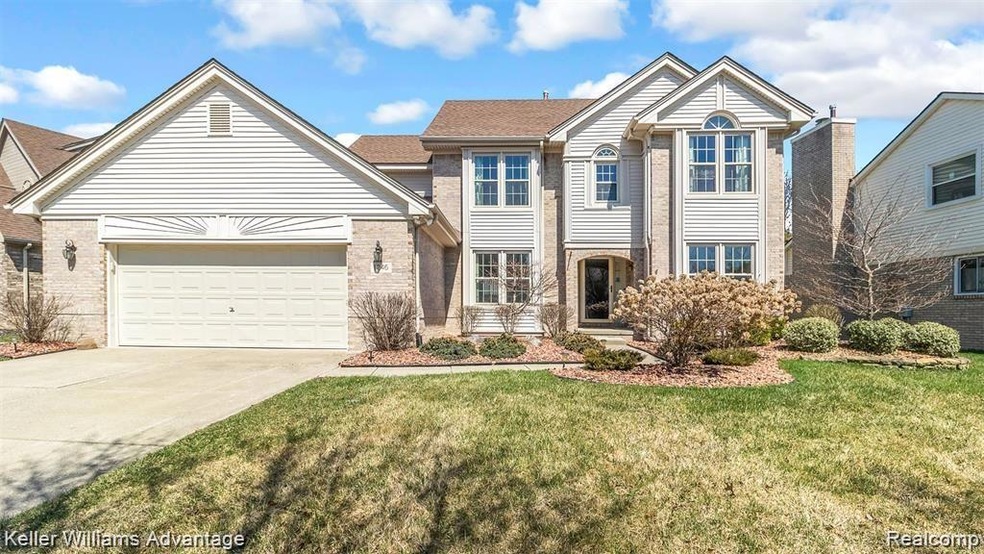 1246 Dundee Dr - Canton