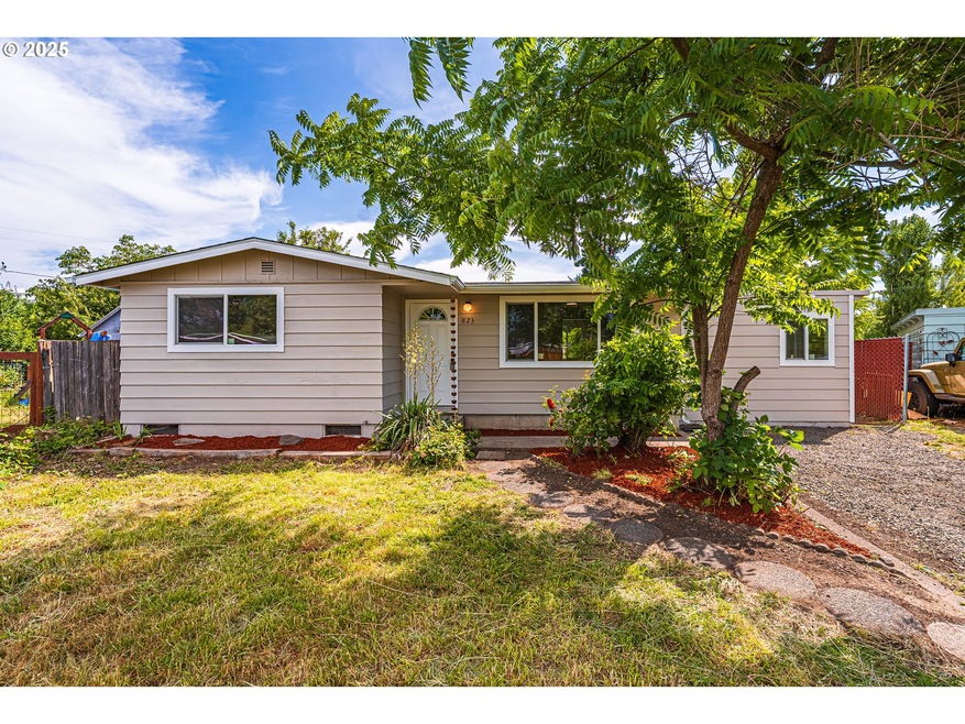 823 20th St, Springfield, OR 97477 - photo 1