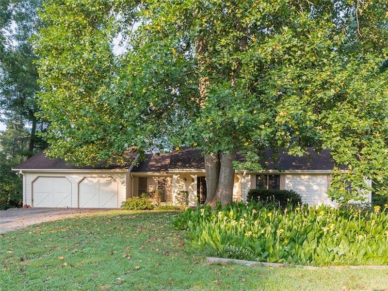 1570 Longwood Dr SW, Marietta, GA 30008 - photo 1