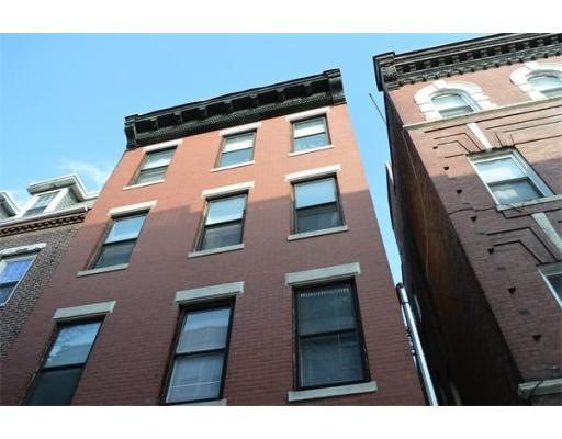 35 N Margin St unit 8, Boston, MA 02113 - photo 1