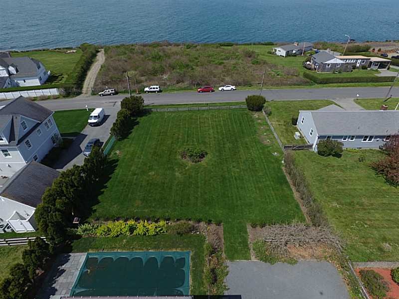 318 Tuckerman Ave, Middletown, RI 02842 - photo 1