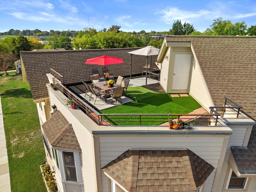 2009 N Cambridge Ave, Milwaukee, WI 53202 - photo 1