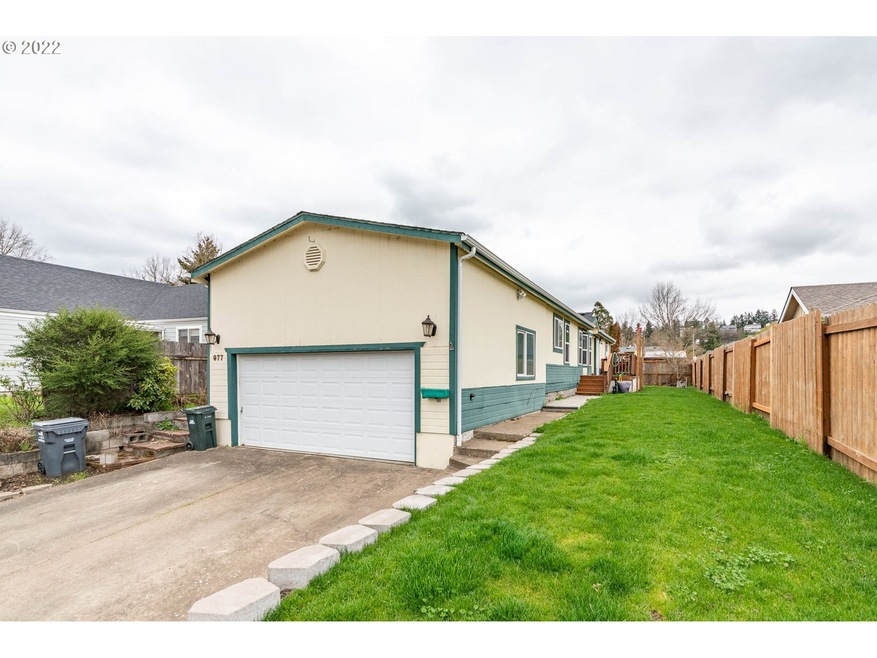 977 Island St, Springfield, OR 97477 - photo 1