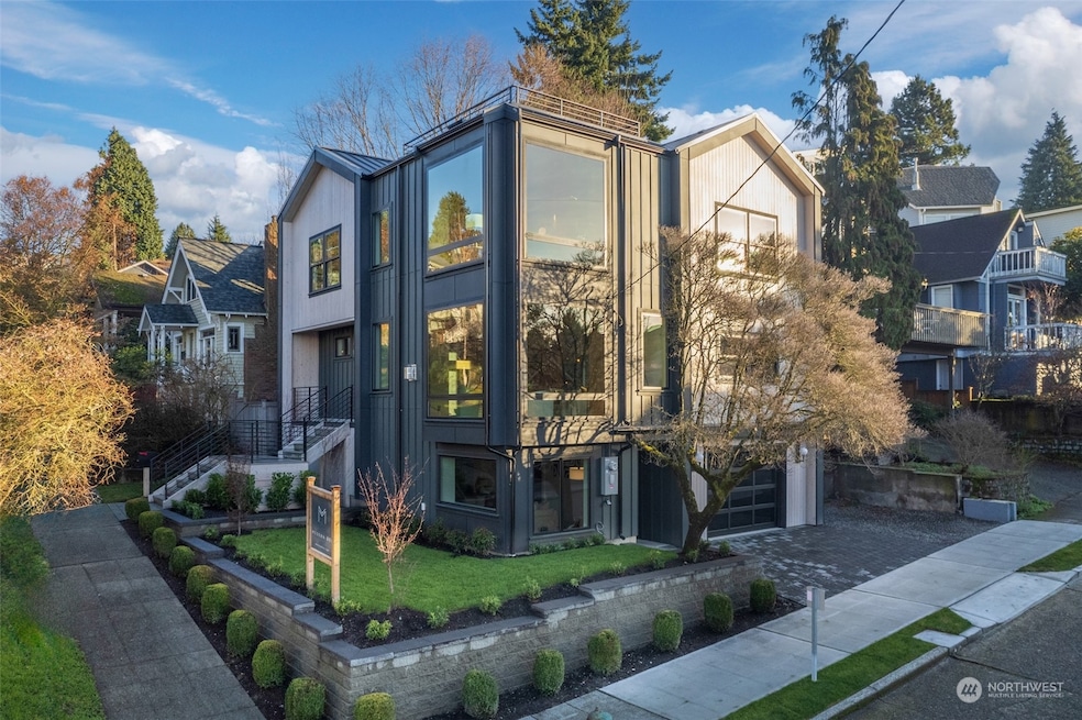 Sold $2,281,000 • Co-Listing Agent