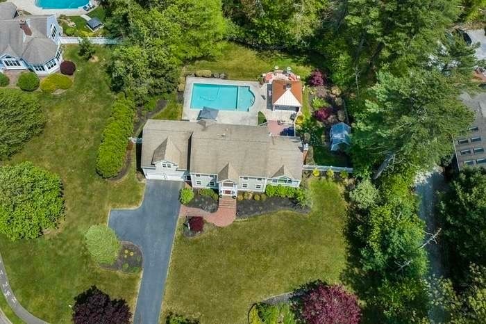 17 Roxanne Rd, Pembroke, MA 02359 - photo 1