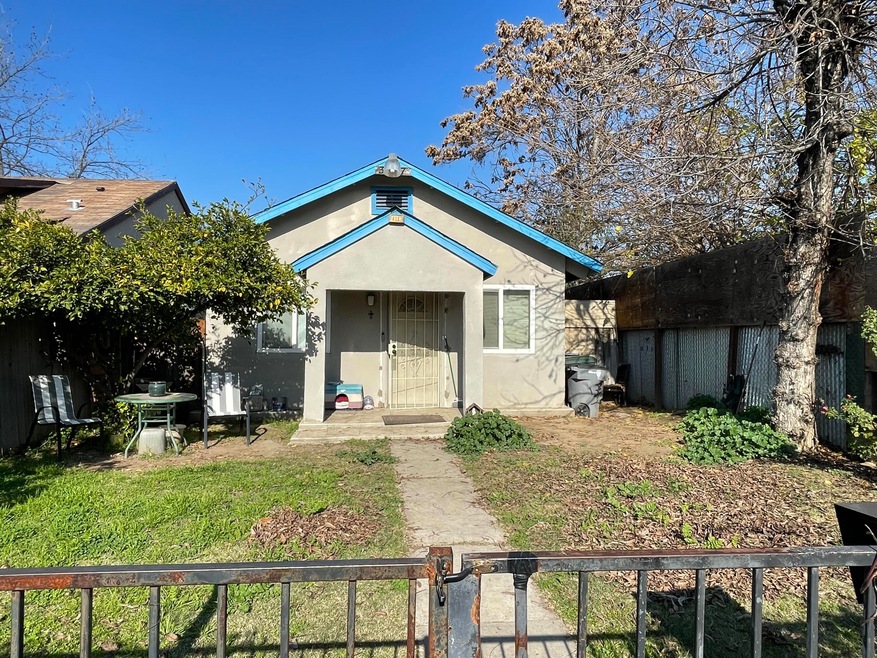 3727 E Tulare Ave