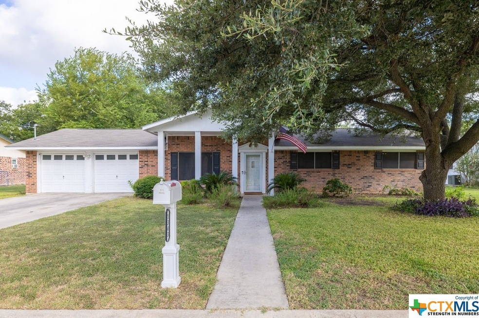 1343 Carnation Ln, New Braunfels, TX 78130 - photo 1